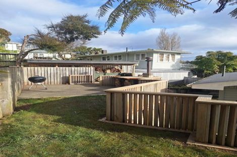 Photo of property in 17 Thomas Street, Stokes Valley, Lower Hutt, 5019