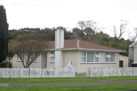 Photo of property in 10 Oranga Street, Marfell, New Plymouth, 4310