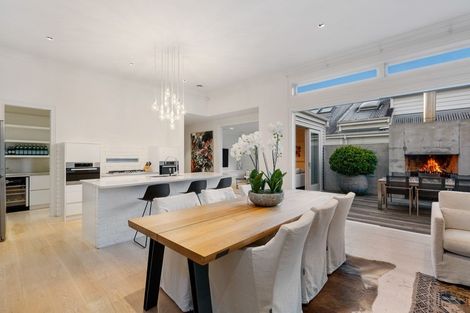 Photo of property in 1 Sentinel Road, Herne Bay, Auckland, 1011