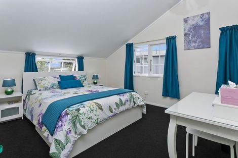 Photo of property in 2/8 Abbeygate Street, Birkdale, Auckland, 0626