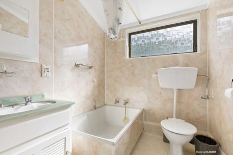 Photo of property in 236a Queens Drive, Lyall Bay, Wellington, 6022