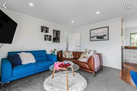 Photo of property in 2/2 Pakuranga Road, Howick, Auckland, 2010