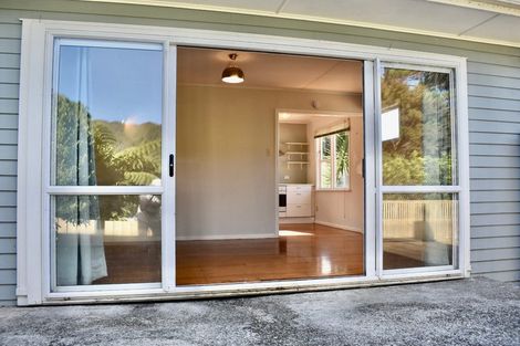 Photo of property in 25 Amundsen Grove, Stokes Valley, Lower Hutt, 5019