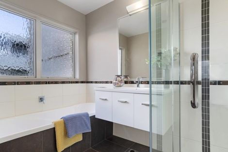 Photo of property in 51b Seaview Road, Otumoetai, Tauranga, 3110