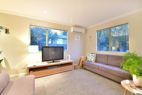 Photo of property in 2/34 Selwyn Crescent, Forrest Hill, Auckland, 0620