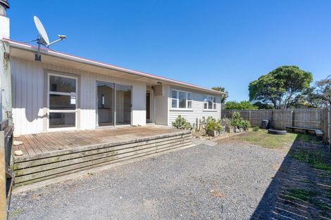 Photo of property in 38 Balmoral Street, Levin, 5510