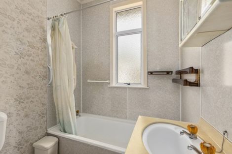 Photo of property in 51 Brook Street, Waterloo, Lower Hutt, 5011