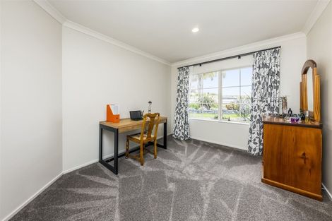 Photo of property in 264 Hill Road, The Gardens, Auckland, 2105