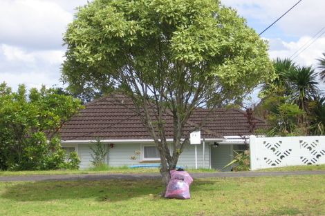 Photo of property in 71 Beach Haven Road, Beach Haven, Auckland, 0626