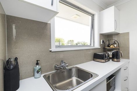 Photo of property in 34 Churchill Avenue, Hokowhitu, Palmerston North, 4410