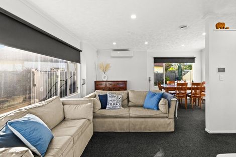 Photo of property in 5 Wilton Row, Taradale, Napier, 4112