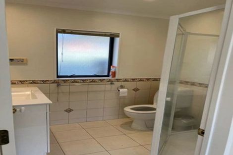 Photo of property in 16 Middlefield Drive, East Tamaki Heights, Auckland, 2016