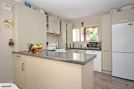 Photo of property in 4 William Hadlow Place, Hatfields Beach, Orewa, 0931