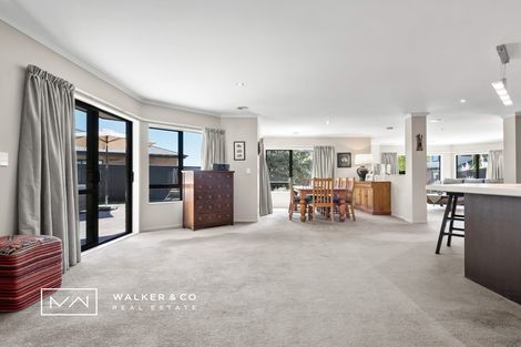Photo of property in 30 Aragon Grove, Kingsley Heights, Upper Hutt, 5018