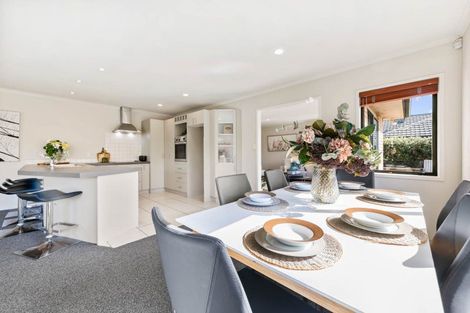 Photo of property in 35 Greig Place, Pukekohe, 2120