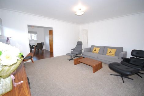 Photo of property in 1/5 Hillside Road, Mount Wellington, Auckland, 1062