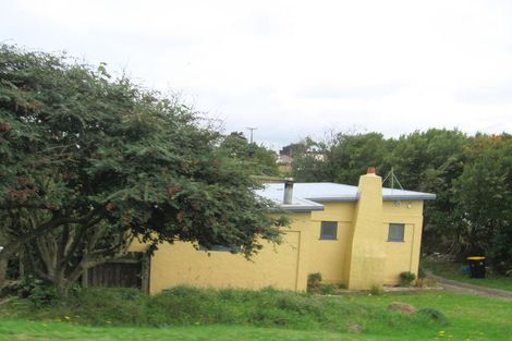 Photo of property in 15 Mexted Terrace, Tawa, Wellington, 5028