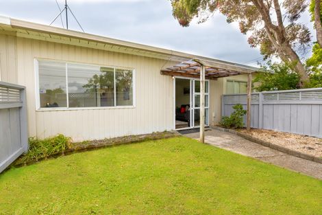 Photo of property in 2/200 Chivalry Road, Glenfield, Auckland, 0629