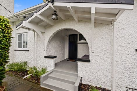 Photo of property in 220 Mangorei Road, Merrilands, New Plymouth, 4312