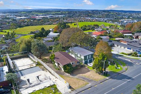 Photo of property in 34 Royal Road, Massey, Auckland, 0614