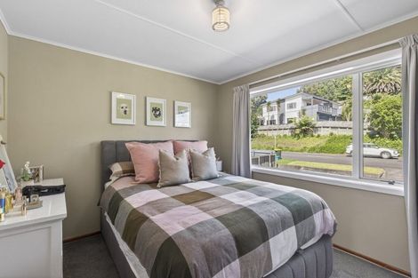 Photo of property in 79 Awanui Street, Merrilands, New Plymouth, 4312