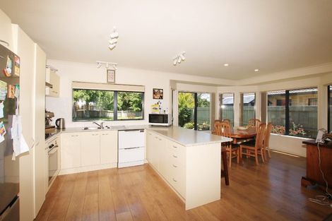 Photo of property in 24 Glencalder Place, Wattle Downs, Auckland, 2103