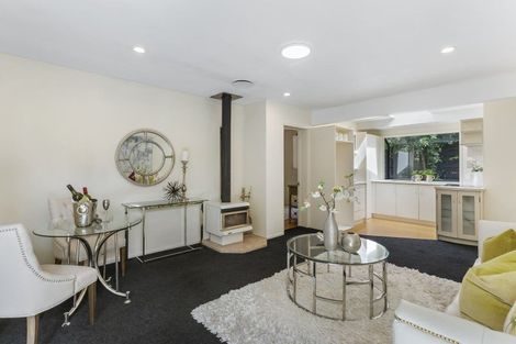 Photo of property in 3 Fielding Crescent, Farm Cove, Auckland, 2012