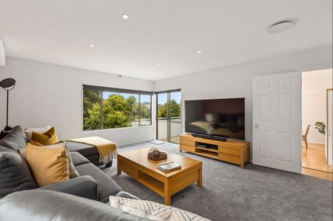 Photo of property in 1/92 Deep Creek Road, Torbay, Auckland, 0630