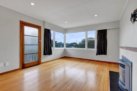 Photo of property in 8 Penrith Street, Westown, New Plymouth, 4310