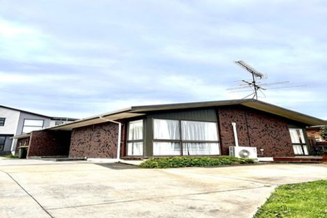 Photo of property in 33 Jillteresa Crescent, Half Moon Bay, Auckland, 2012