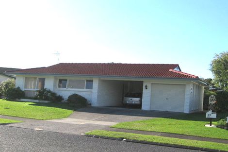 Photo of property in 37 Sorrel Crescent, Bucklands Beach, Auckland, 2012