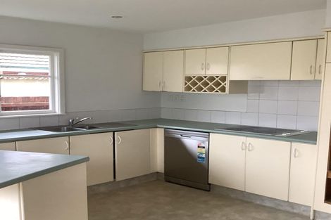 Photo of property in 18 Avonhead Road, Avonhead, Christchurch, 8042