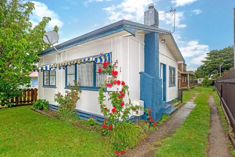 Photo of property in 2 Cochrane Street, Elgin, Gisborne, 4010