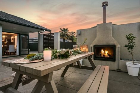 Photo of property in 91 Ferry Road, Clive, 4102