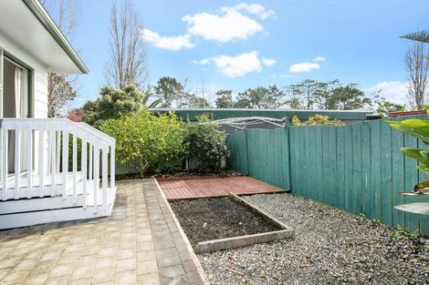 Photo of property in 142 Lynwood Road, New Lynn, Auckland, 0600