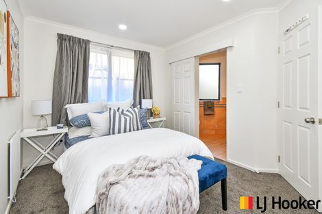 Photo of property in 8a Norman Close, The Gardens, Auckland, 2105