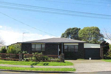 Photo of property in 17 Queens Road, Glen Avon, New Plymouth, 4312