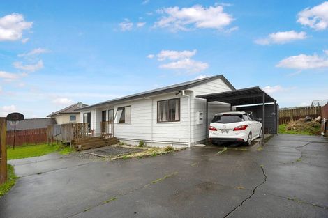 Photo of property in 2/10 Charisma Place, Randwick Park, Auckland, 2105