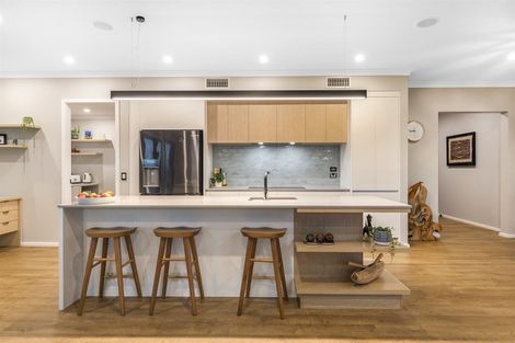 Photo of property in 4 Rotorua Grove, Aotea, Porirua, 5024