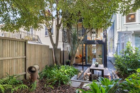 Photo of property in 108 Aro Street, Aro Valley, Wellington, 6021
