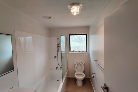 Photo of property in 3 Crestlands Place, Papakura, 2110