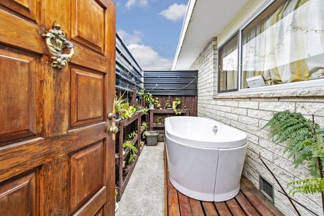 Photo of property in 1/66 Estuary Road, New Brighton, Christchurch, 8061