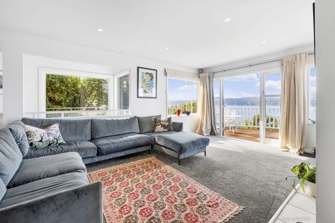Photo of property in 22 Tai Paku Paku Road, Karaka Bays, Wellington, 6022