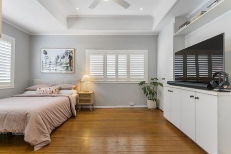 Photo of property in 15 Albert Road, Devonport, Auckland, 0624