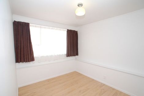 Photo of property in 21 Camrose Place, Glenfield, Auckland, 0629