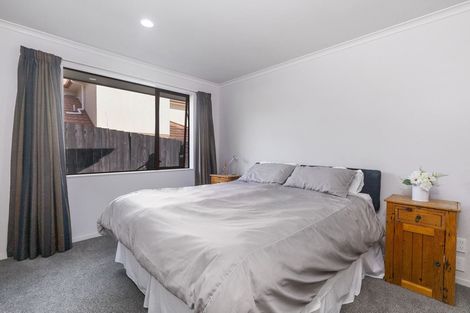 Photo of property in 57 Nimstedt Avenue, Oteha, Auckland, 0632