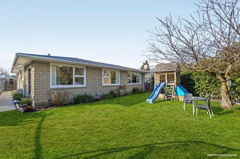 Photo of property in 11 Weston Place, Rangiora, 7400
