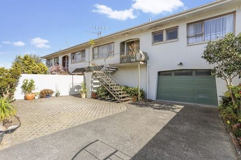 Photo of property in 2/1 West Hoe Road, Orewa, 0931