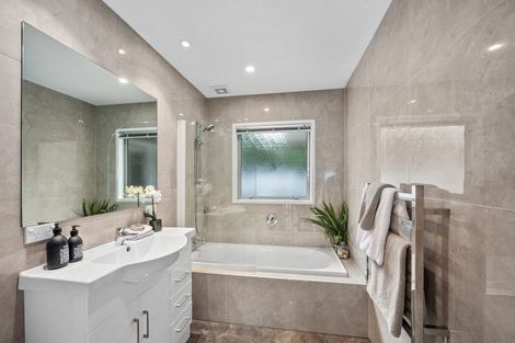 Photo of property in 25d Saltburn Road, Milford, Auckland, 0620