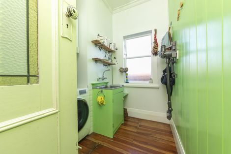 Photo of property in 17 Great North Road, Riverhead, 0820